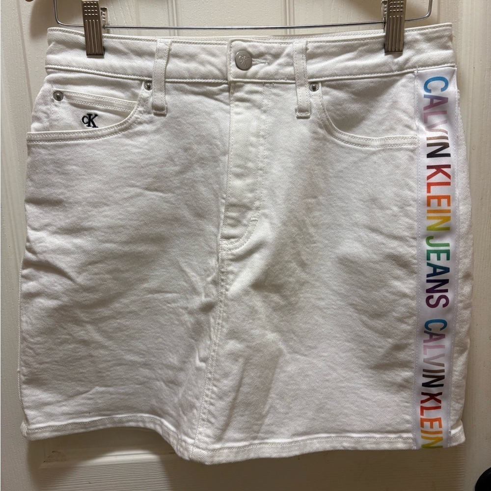 Calvin Klein Jeans Pride Collection High Rise White Denim Mini Skirt – W30 - Picture 2 of 15